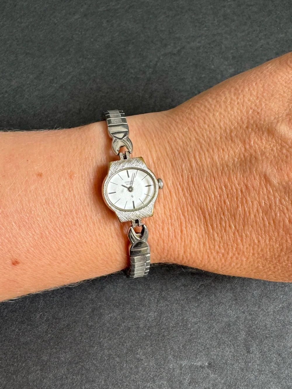 Vintage Citizen Watch Dainty Ladies Silver Tone Small Womens